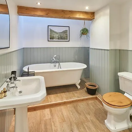 Host & - Sleepers @ No.8 펜션