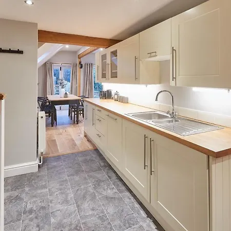 Дом отдыха Host & - Sleepers @ No.8 Пикеринг