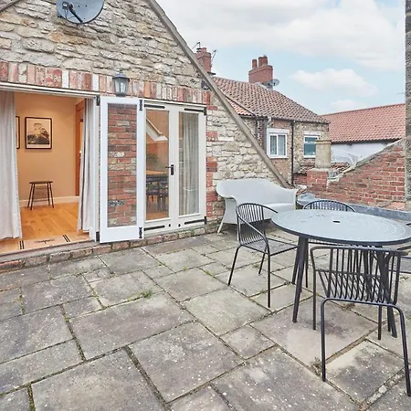 Host & - Sleepers @ No.8 * Пикеринг