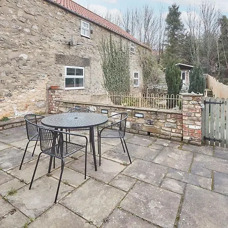 Host & - Sleepers @ No.8 펜션