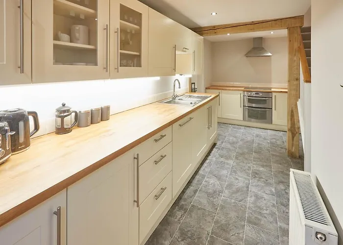 Host & - Sleepers @ No.8